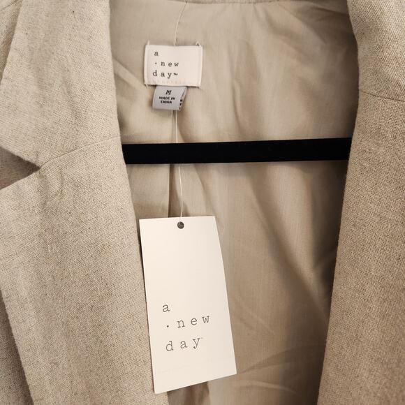 A New Day Women's Size Medium Single Breasted Long Sleeve Blazer Natural Tan NWT - Picture 2 of 5